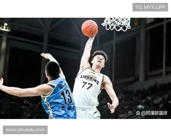 王俊杰首秀砍下10分4板表现亮眼引爆全场赞誉完全不像20岁展现全面能力 王俊杰首秀砍下10分4板表现亮眼引爆全场赞誉完全不像20岁展现全面能力